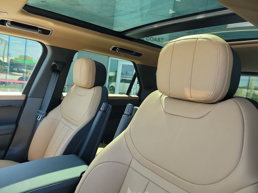 New 2026 White Land Rover Dynamic SE image 26
