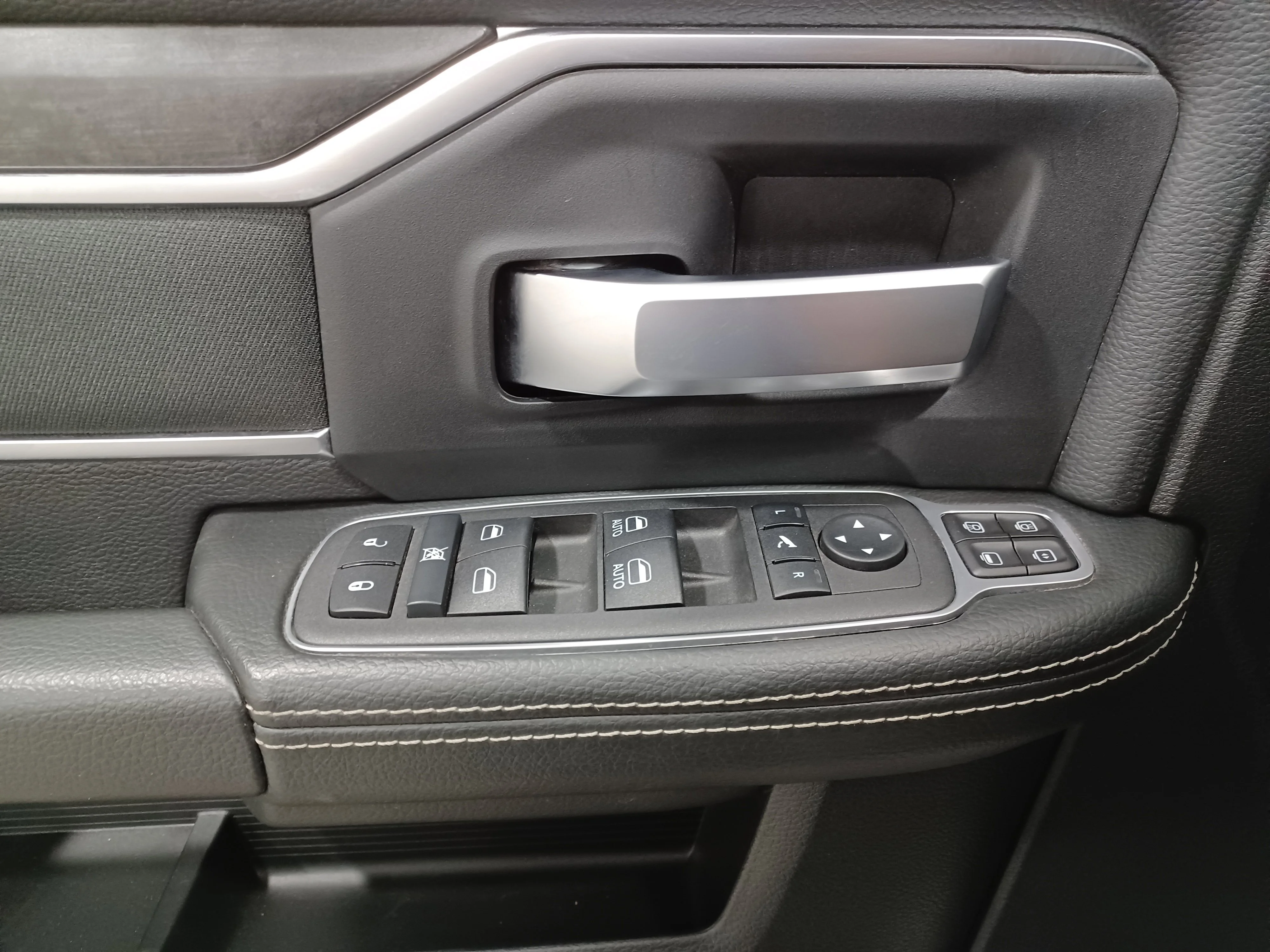 Certified Used 2024 Bright White Ram Bighorn 4x4*6.7L Cummins Diesel | 6 Pass | 6 Foot Box | Htd Power Fold MIrrors | Tow Pkg image 9