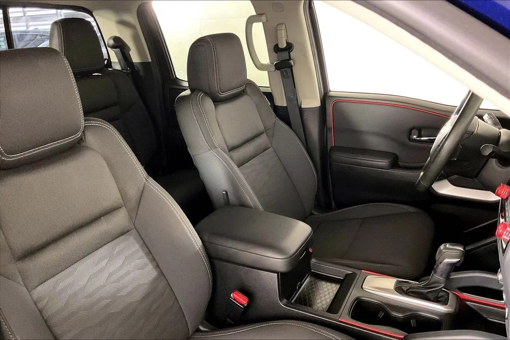 Used 2022 Blue Nissan SV image 6