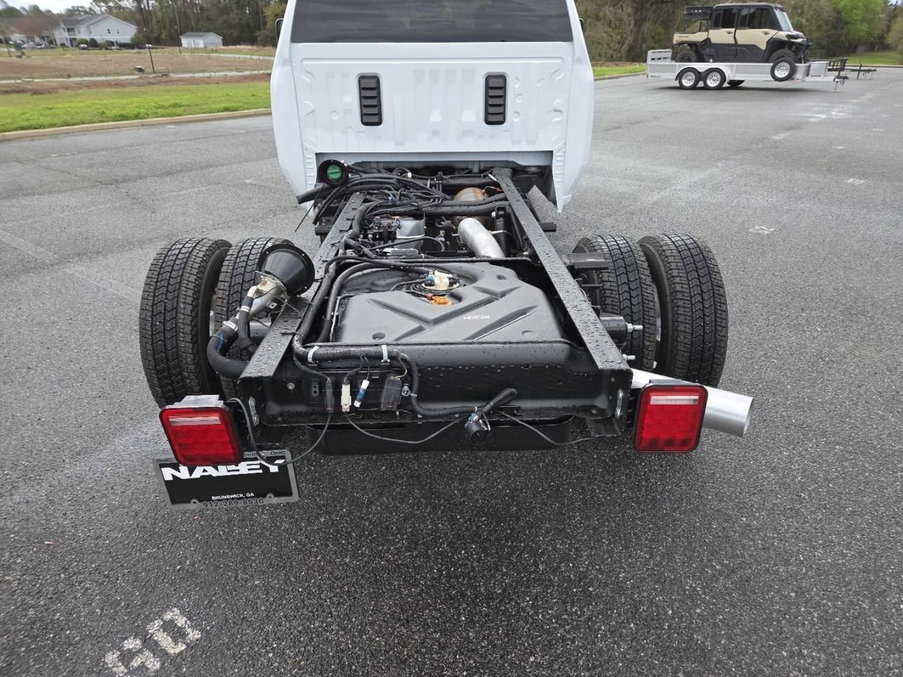 New 2026 Summit White GMC Pro image 19
