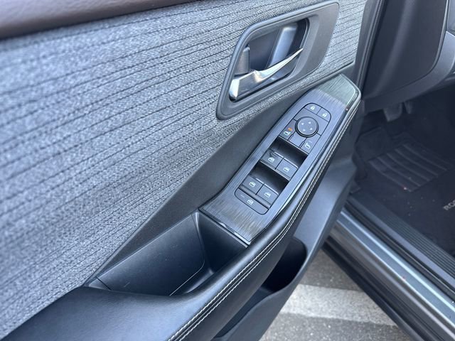2023 Nissan Rogue SV - Photo 11