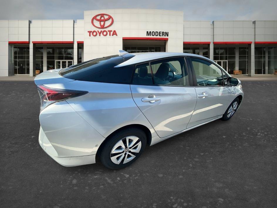 Used 2018 Classic Silver Metallic Toyota Two image 17