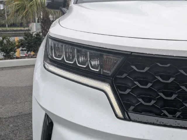 Used 2023 White Kia EX image 9