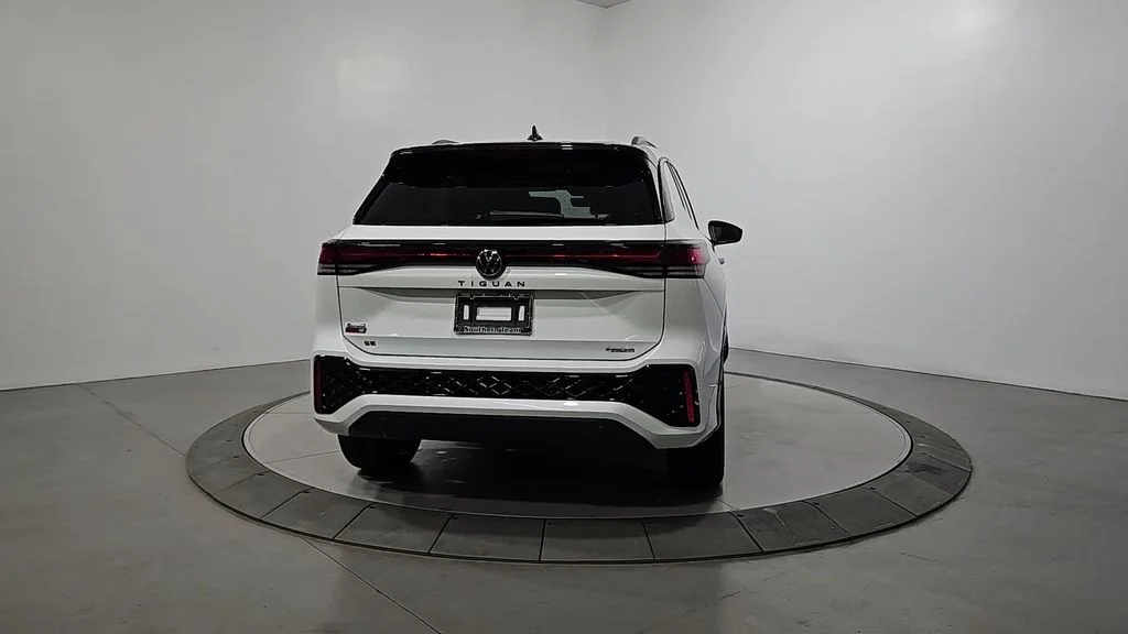 New 2026 White Volkswagen 2.0T SE R-Line Black image 4