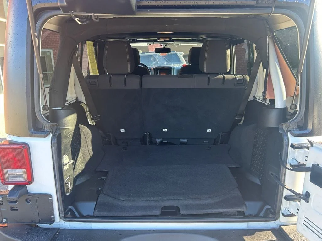Used 2018 Bright White Jeep Unlimited Sahara 4x4 image 20