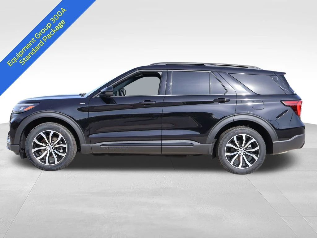 New 2026 Agate Black Metallic Ford ST-Line image 2