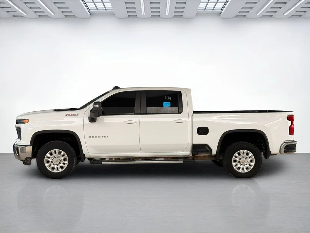 Used 2024 White Chevrolet LT image 2
