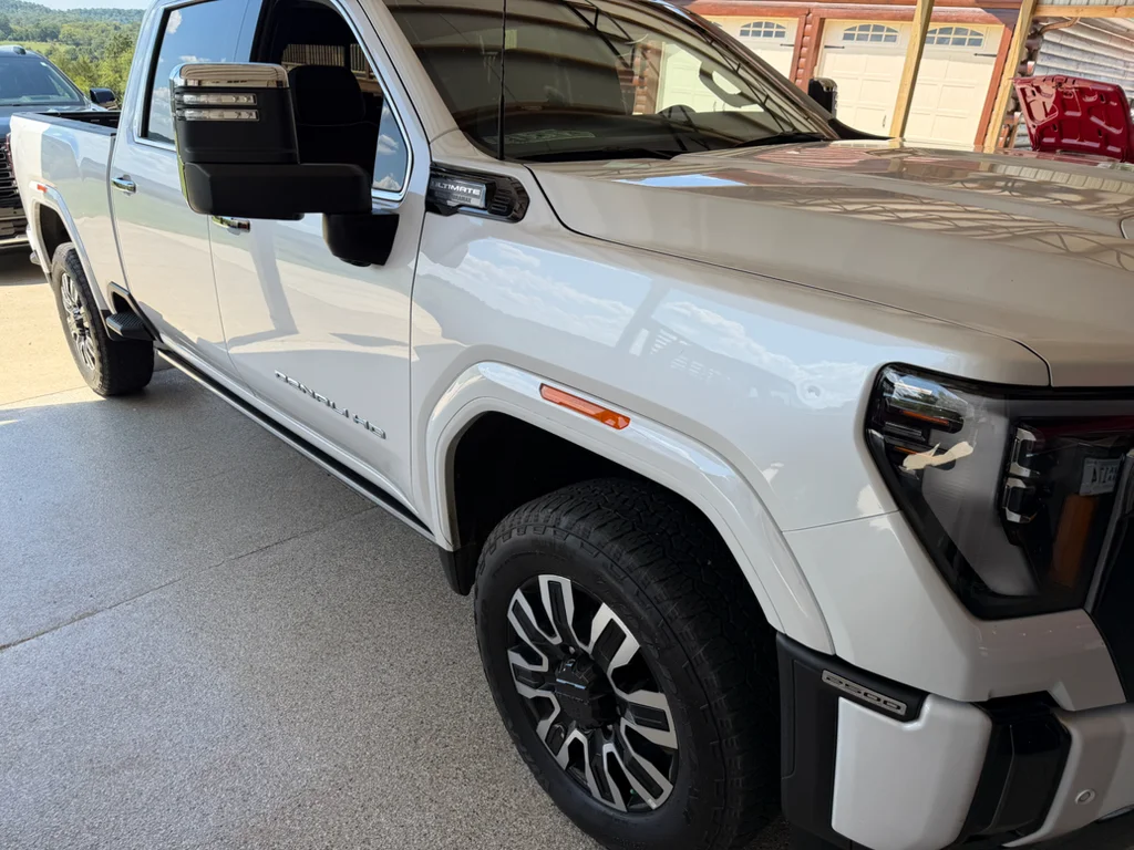 Used 2024 White Frost Tricoat GMC Denali Ultimate image 6
