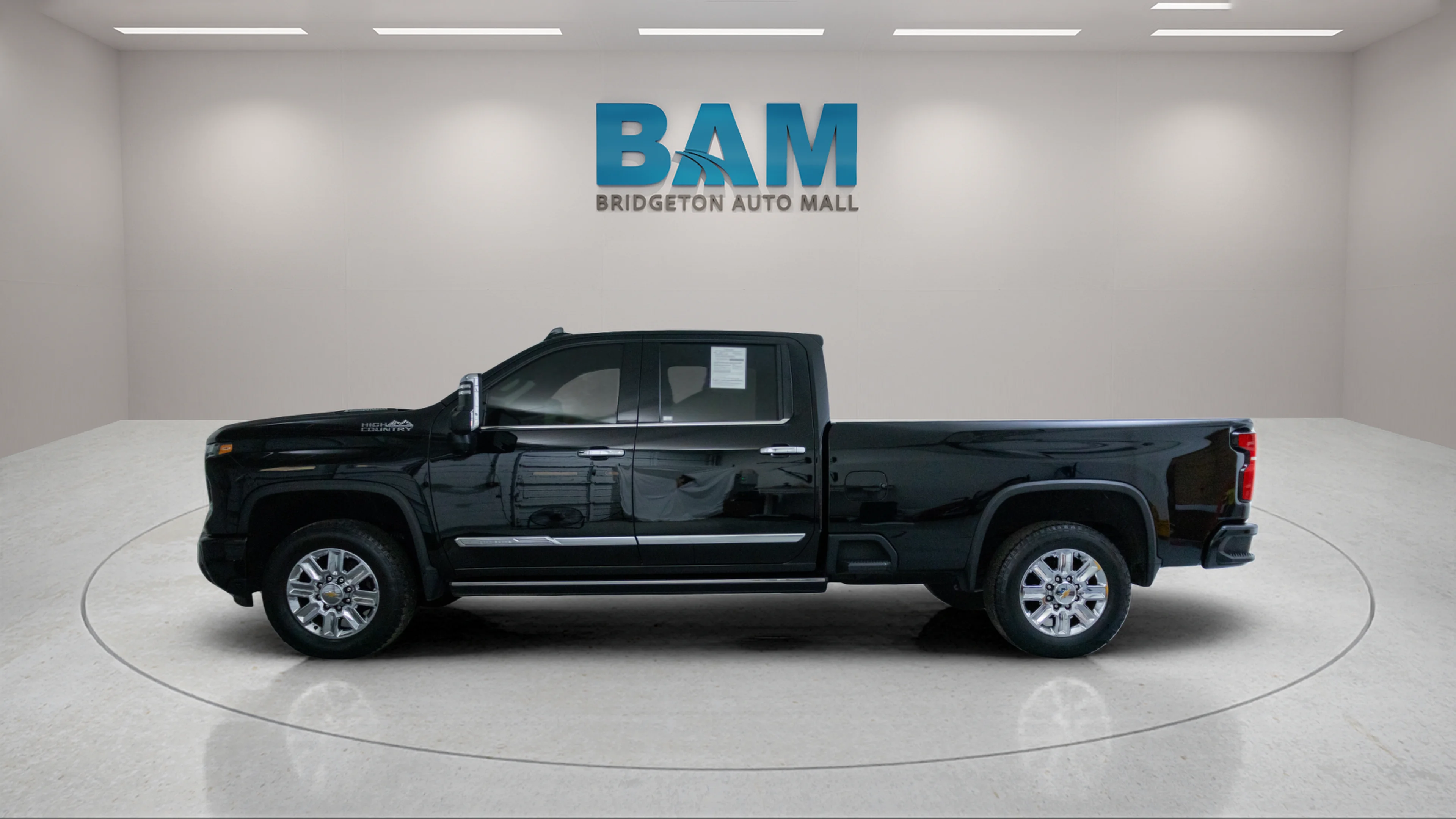 Used 2024 Black Chevrolet High Country image 4