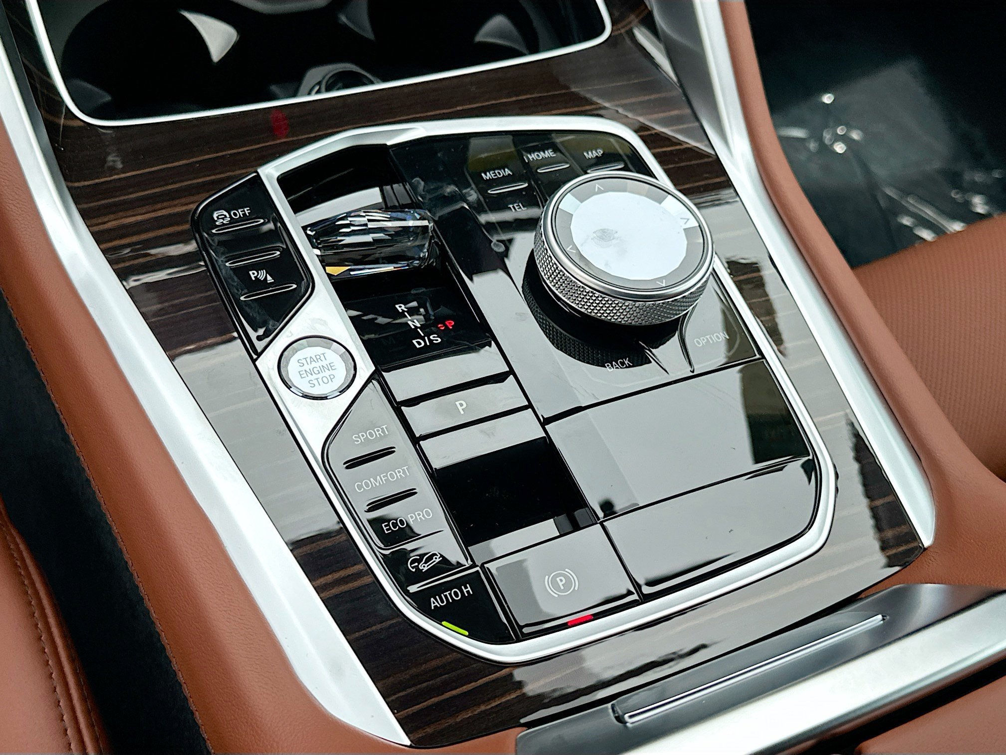 New 2027 Dravit Grey Metallic BMW xDrive40i image 12