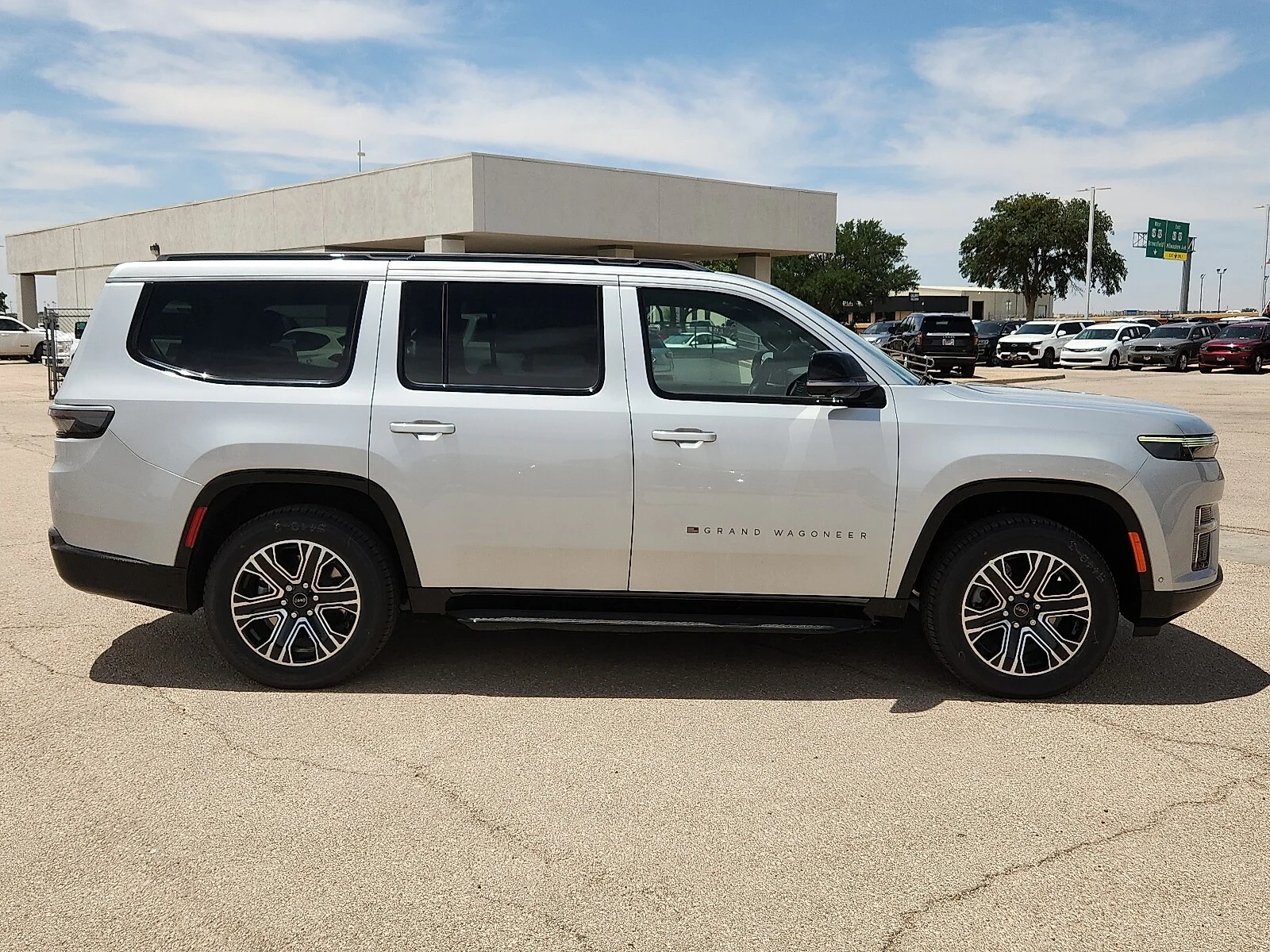 New 2026 Silver-Zynith  Paint Jeep 4X4 image 5