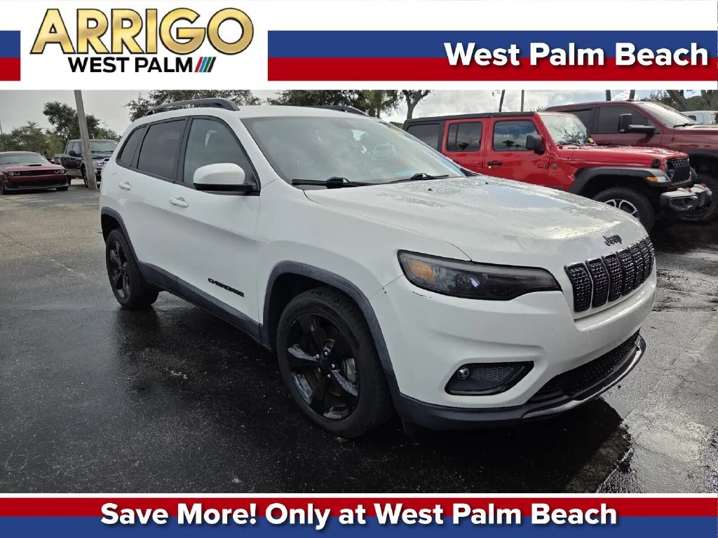 Used 2019 Pearl White Pearlcoat Jeep Altitude image 1