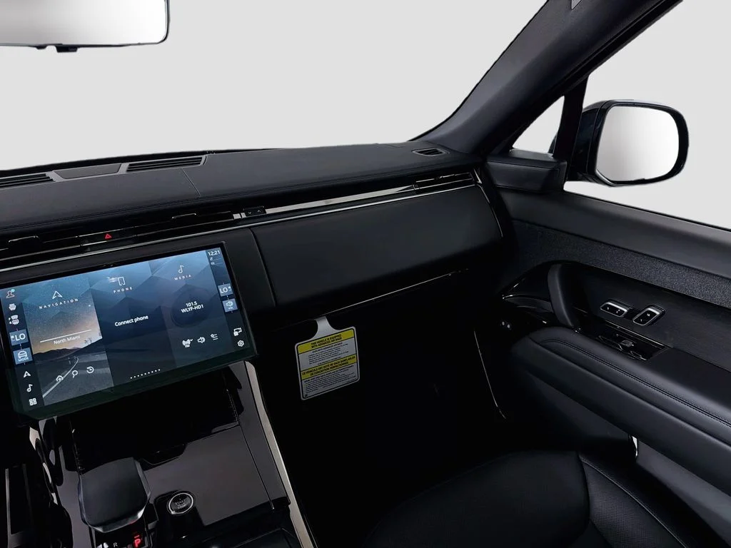 New 2027 Santorini Black Land Rover Dynamic SE image 25