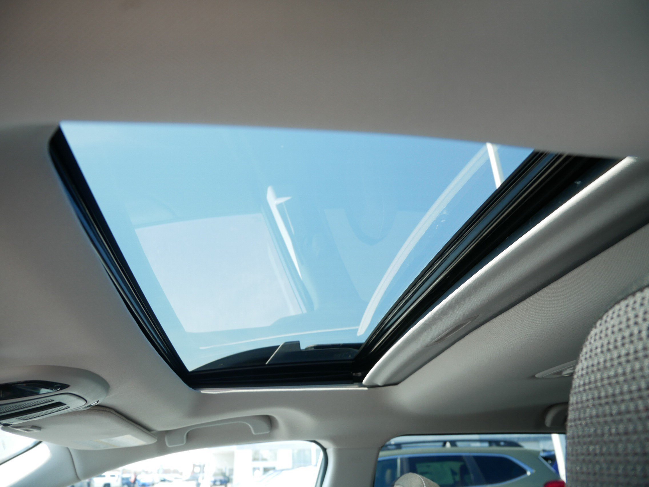 Used 2025 Ice Silver Metallic Subaru Premium image 32