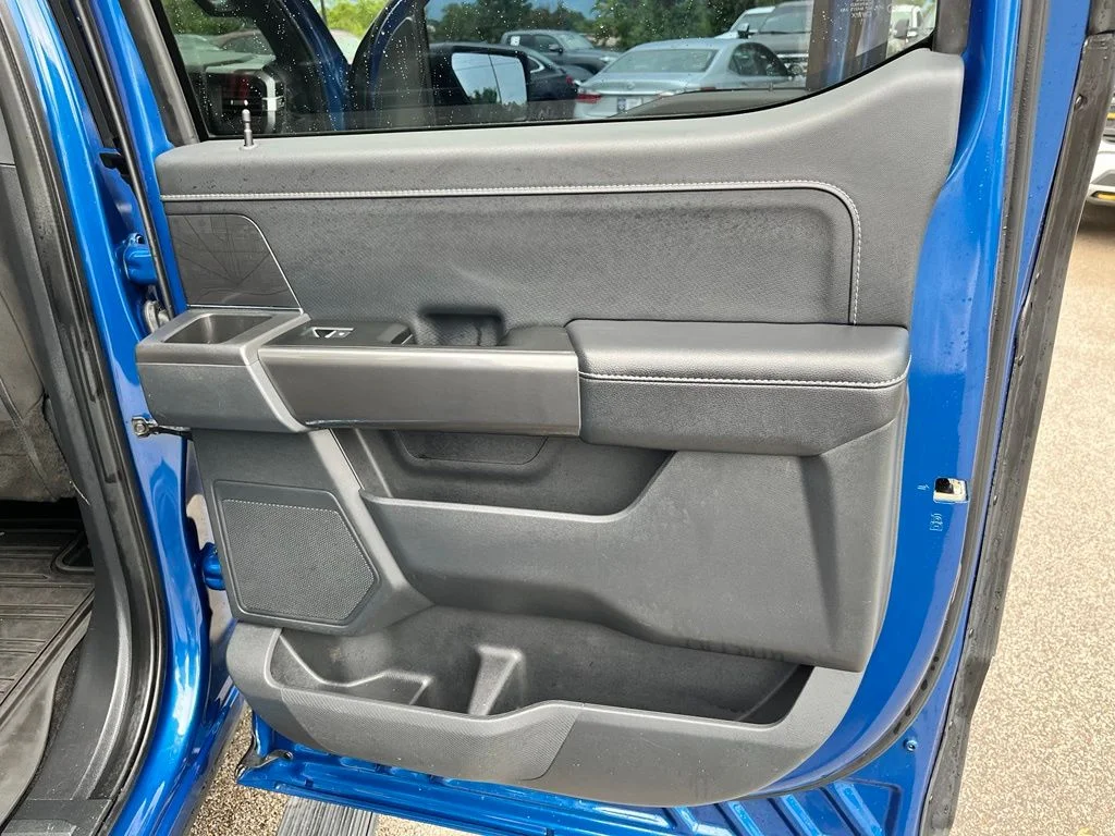 Used 2023 Blue Ford XLT image 10