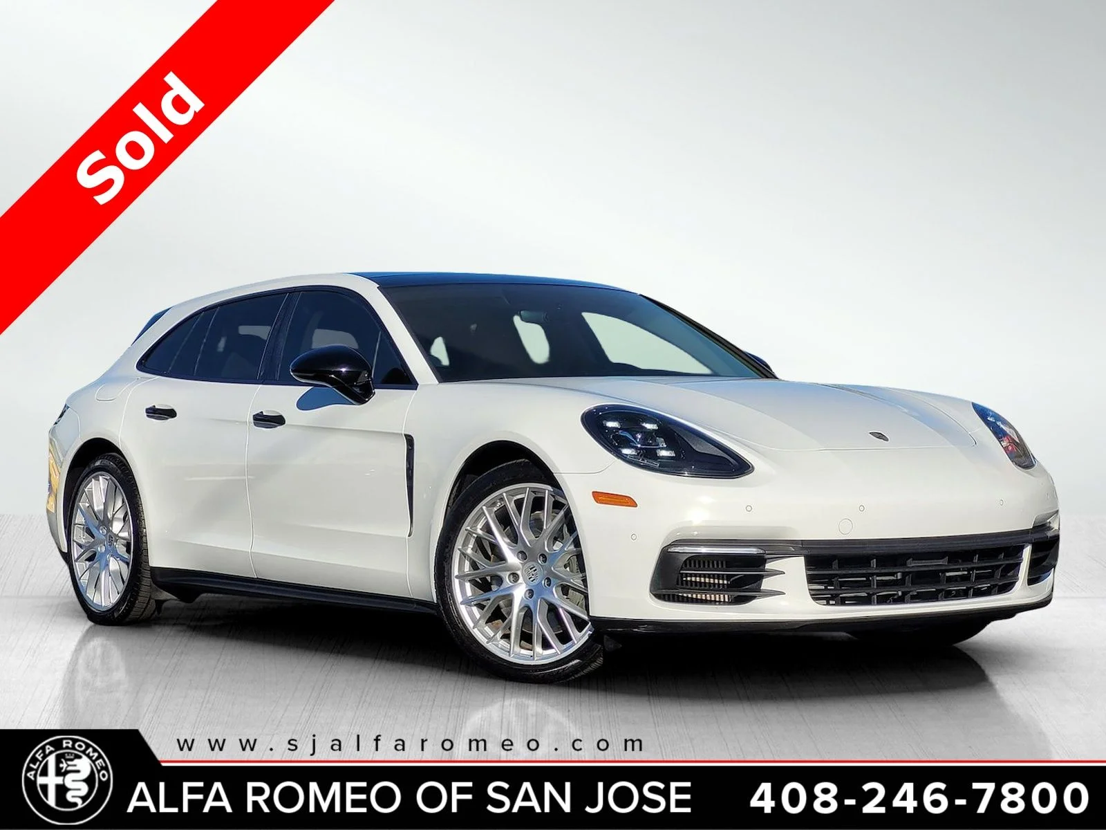 2018 Porsche Panamera 4S Sport Turismo's photo
