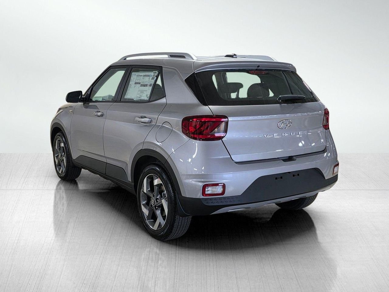New 2026 Shimmering Silver Hyundai SEL image 5