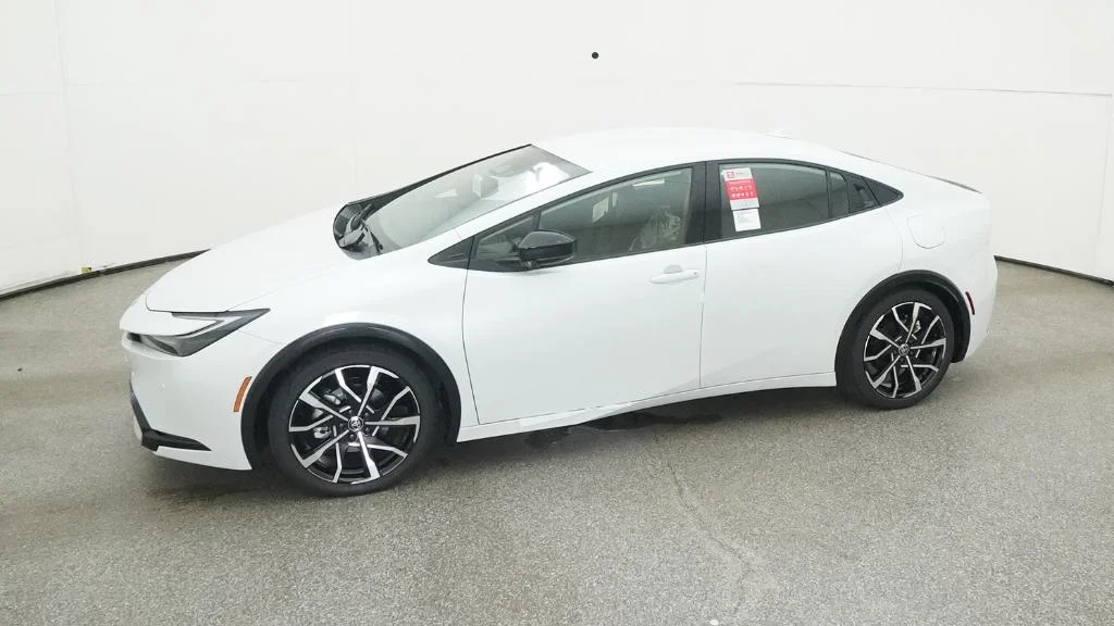 2025 Toyota Prius XSE - Photo 18