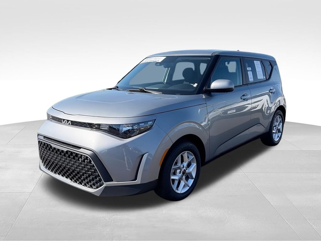 Used 2025 Gray Kia LX image 5