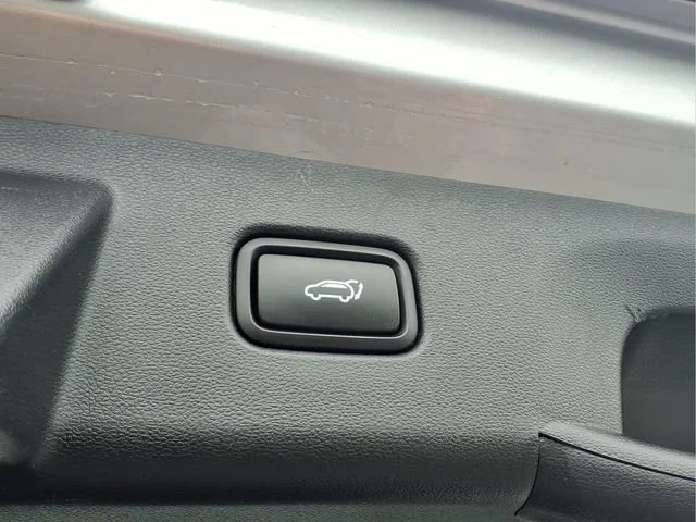 Used 2024  Hyundai SEL image 23