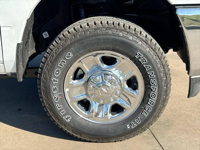New 2026 Bright White Clear-Coat Exterior Paint RAM Tradesman image 10