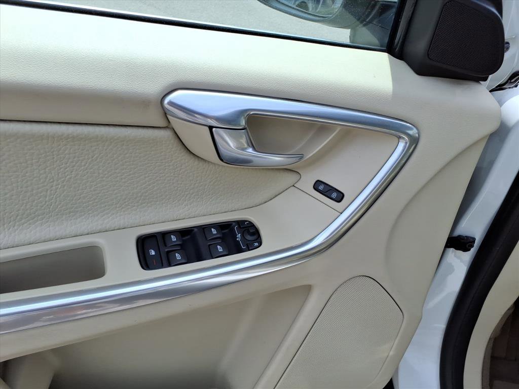 Used 2012 Ice White Volvo T6 Platinum image 15