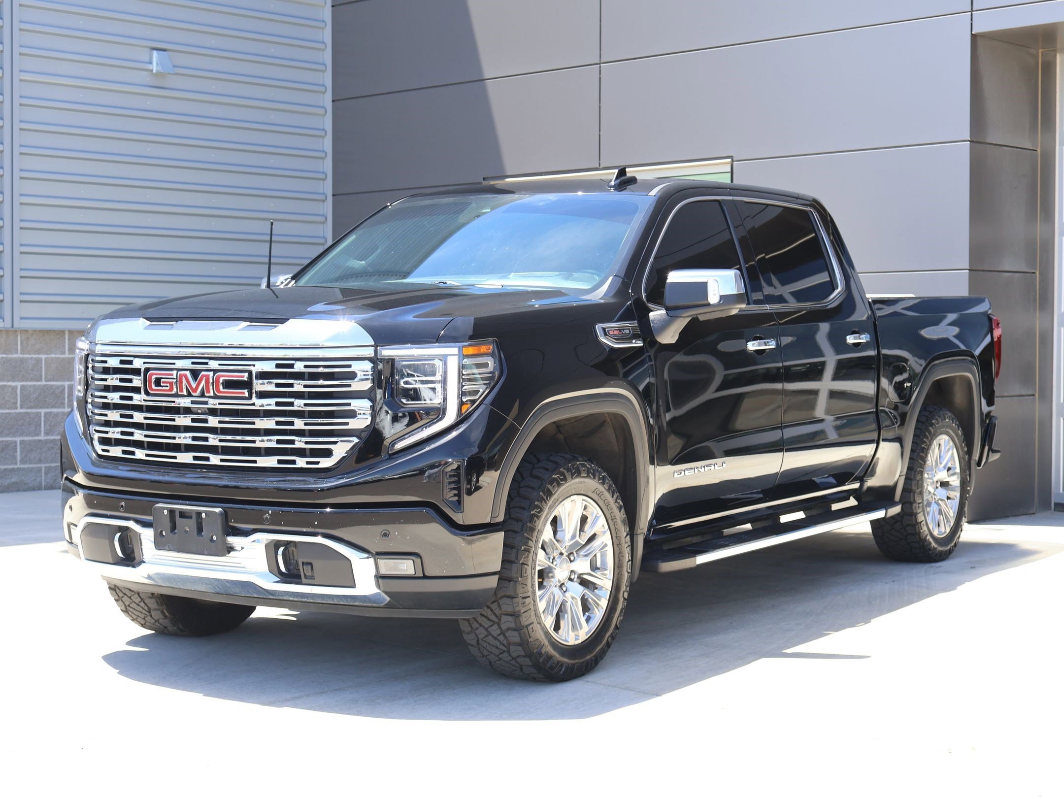 2023 GMC Sierra 4WD Crew Cab Short Box Denali's photo