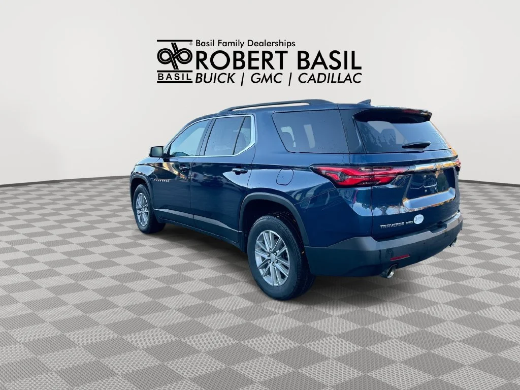 Used 2022 NORTHSKY BLUE METALLIC Chevrolet LT Cloth image 3