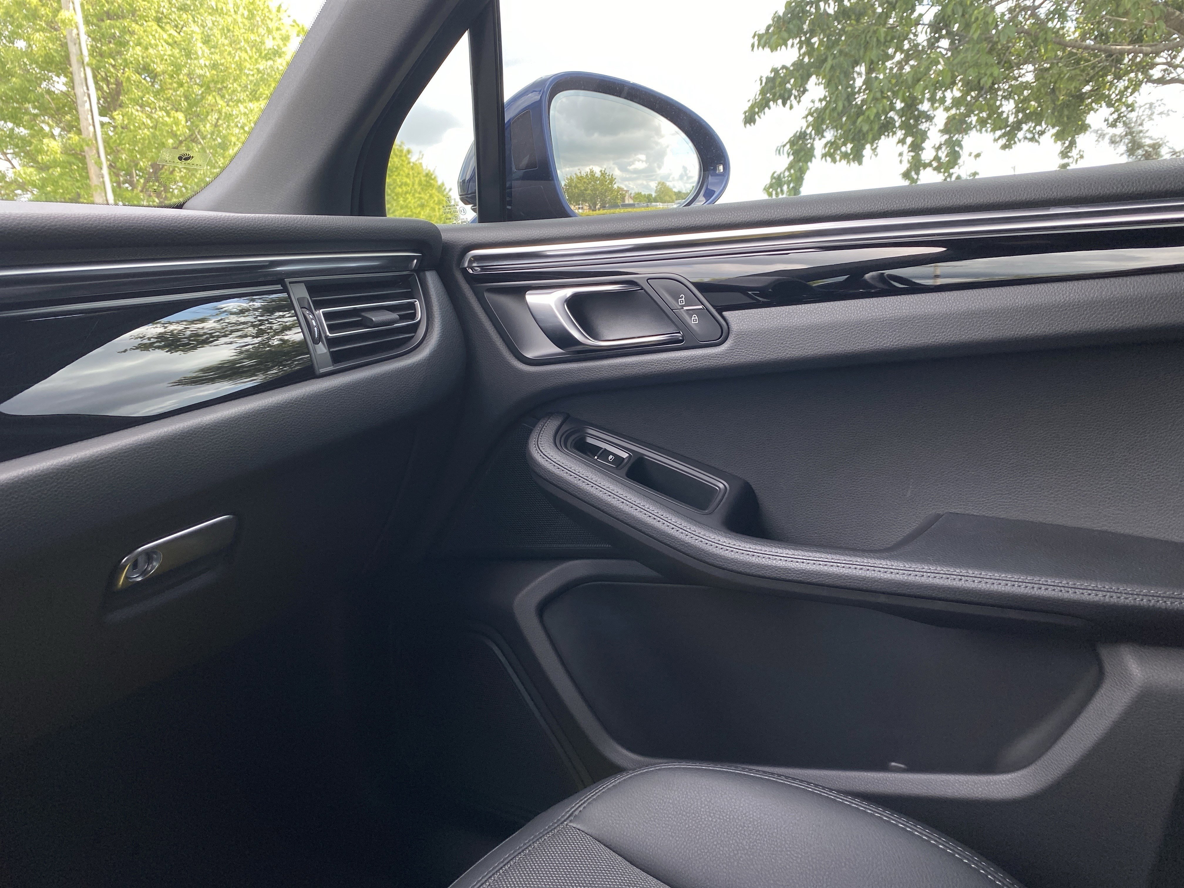 2024 Porsche Macan Base - Photo 25