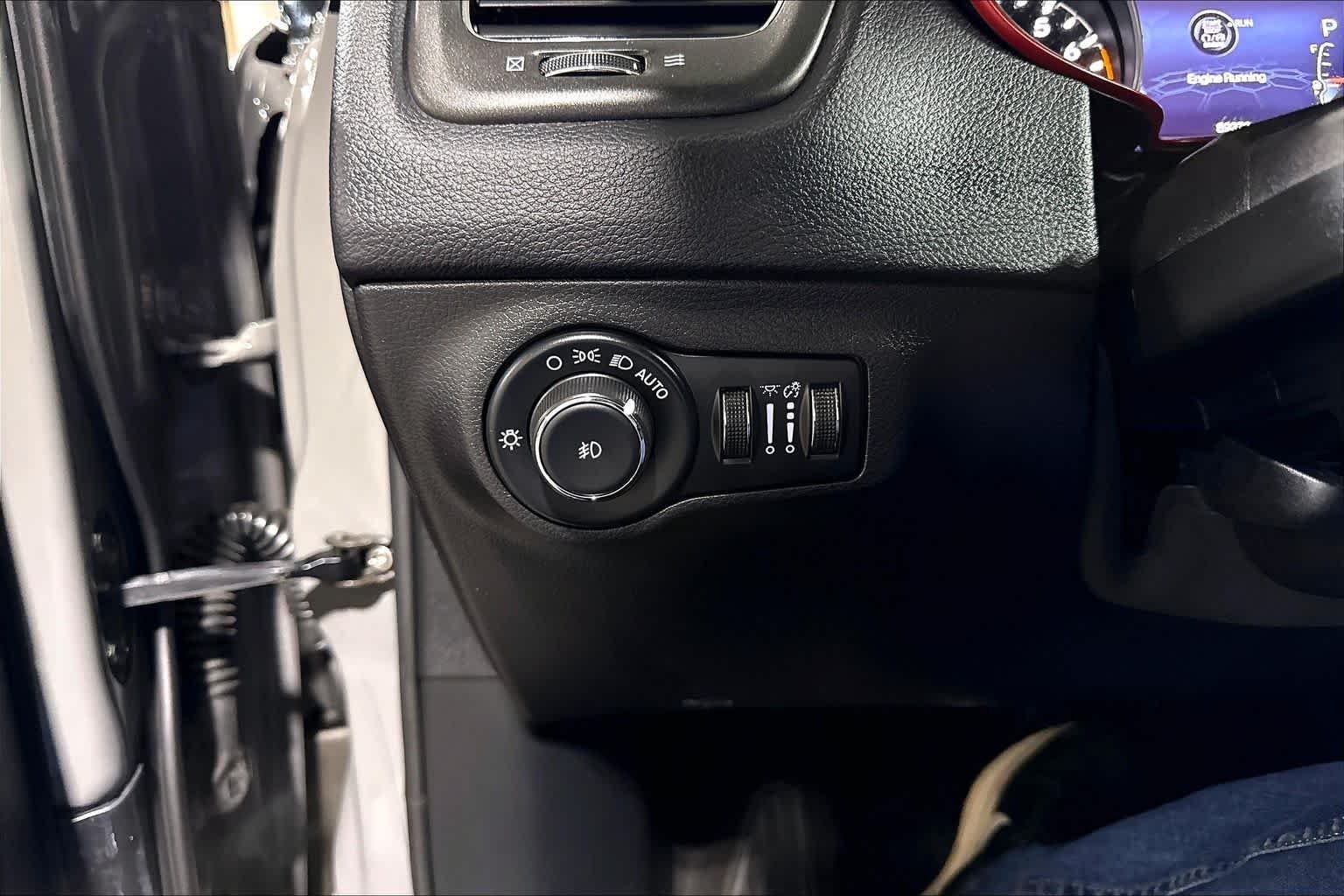 Used 2020 Sting-Gray Clearcoat Jeep Trailhawk image 34