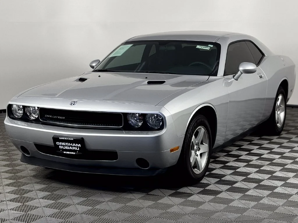 Used 2010 Bright Silver Metallic CC/Mineral Gray Met CC Dodge SE image 3