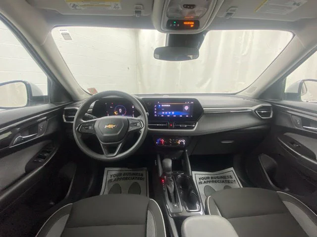 Used 2025 White Chevrolet LT image 14