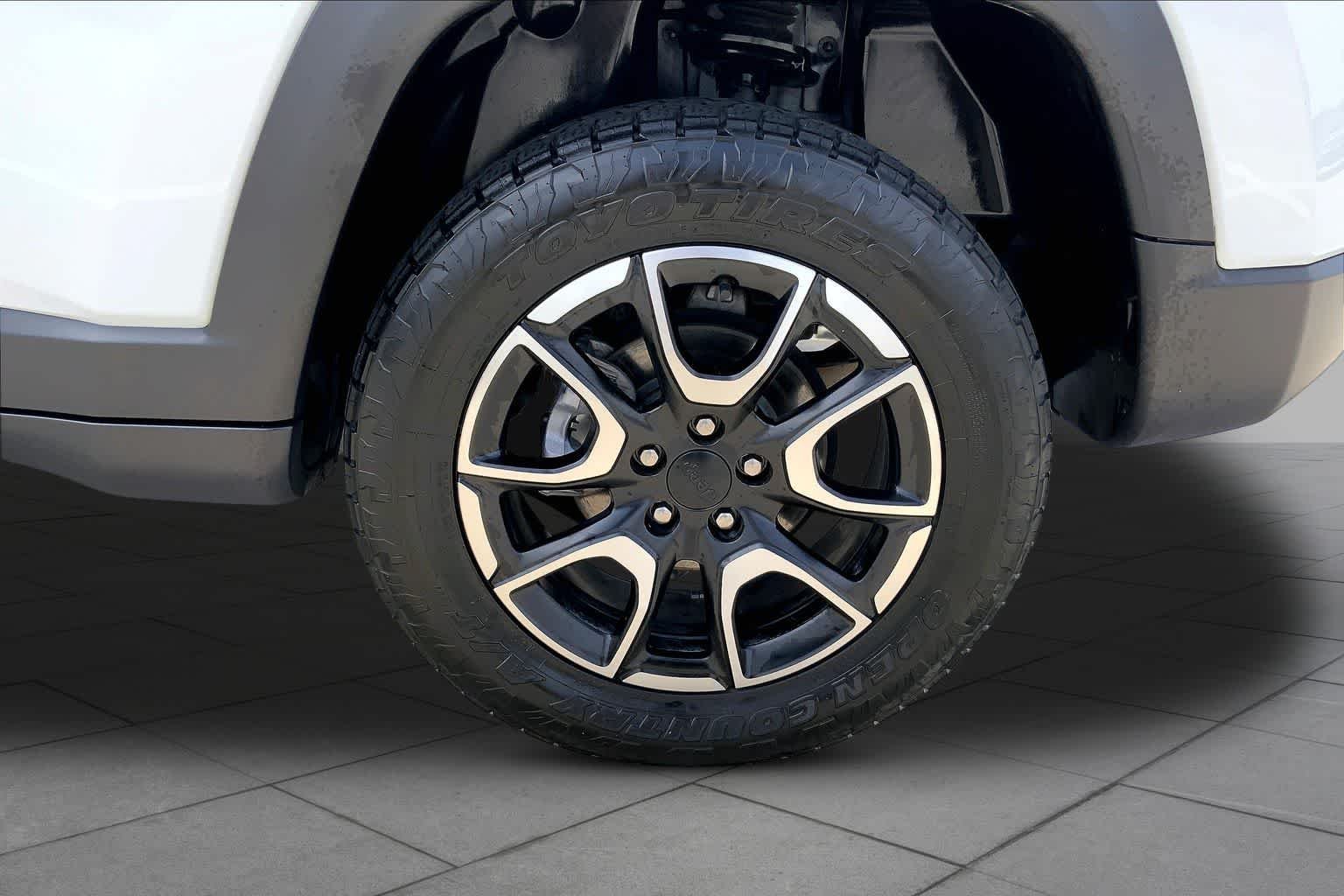 Used 2024 Bright White Clearcoat Jeep Trailhawk image 11