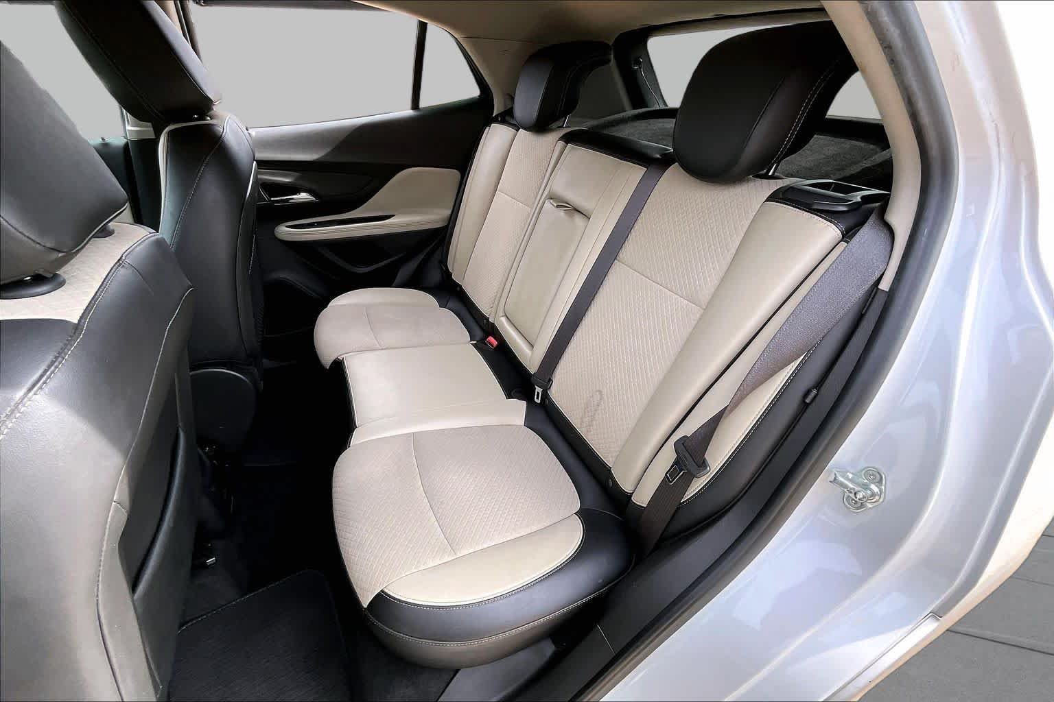 Used 2017 White Frost Tricoat Buick Preferred II image 18