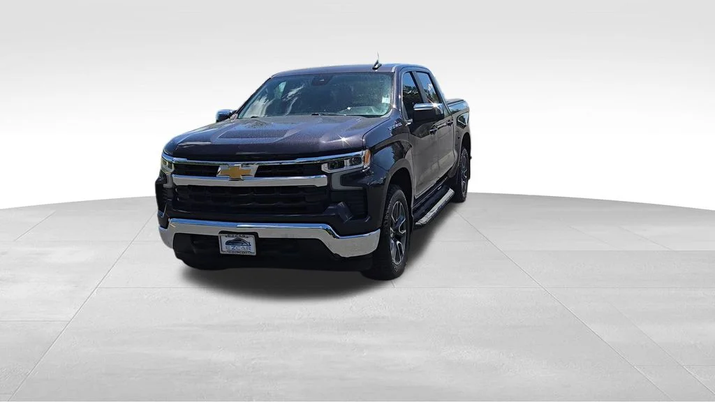 Used 2023 Gray Chevrolet LT image 3
