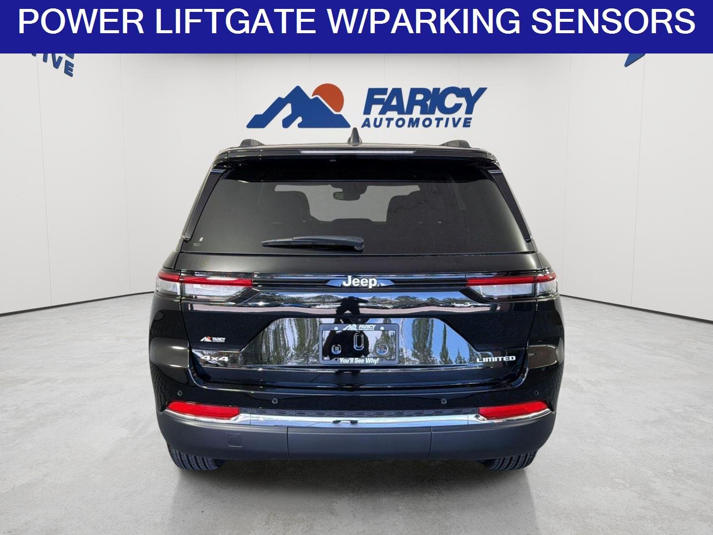 Used 2024 Diamond Black Crystal Pearlcoat Jeep Limited image 6
