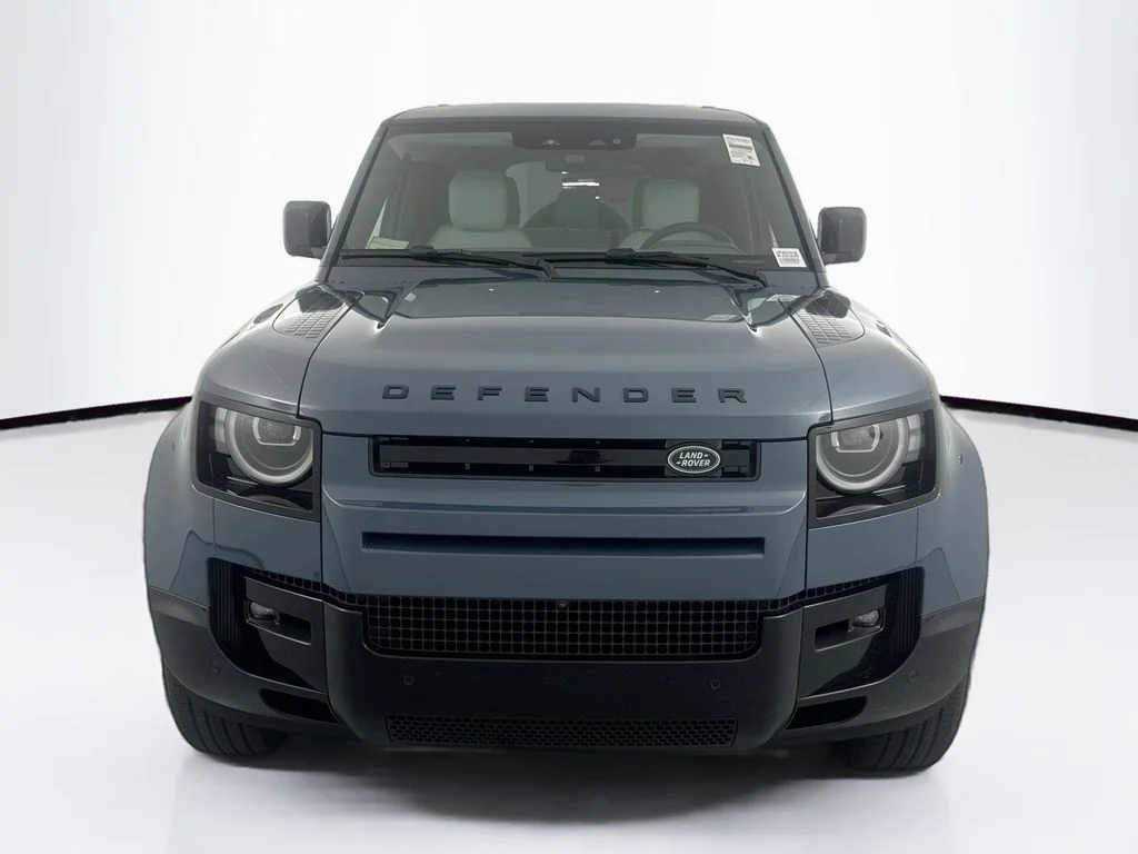 New 2026 Tasman Blue Land Rover X-Dynamic SE image 2