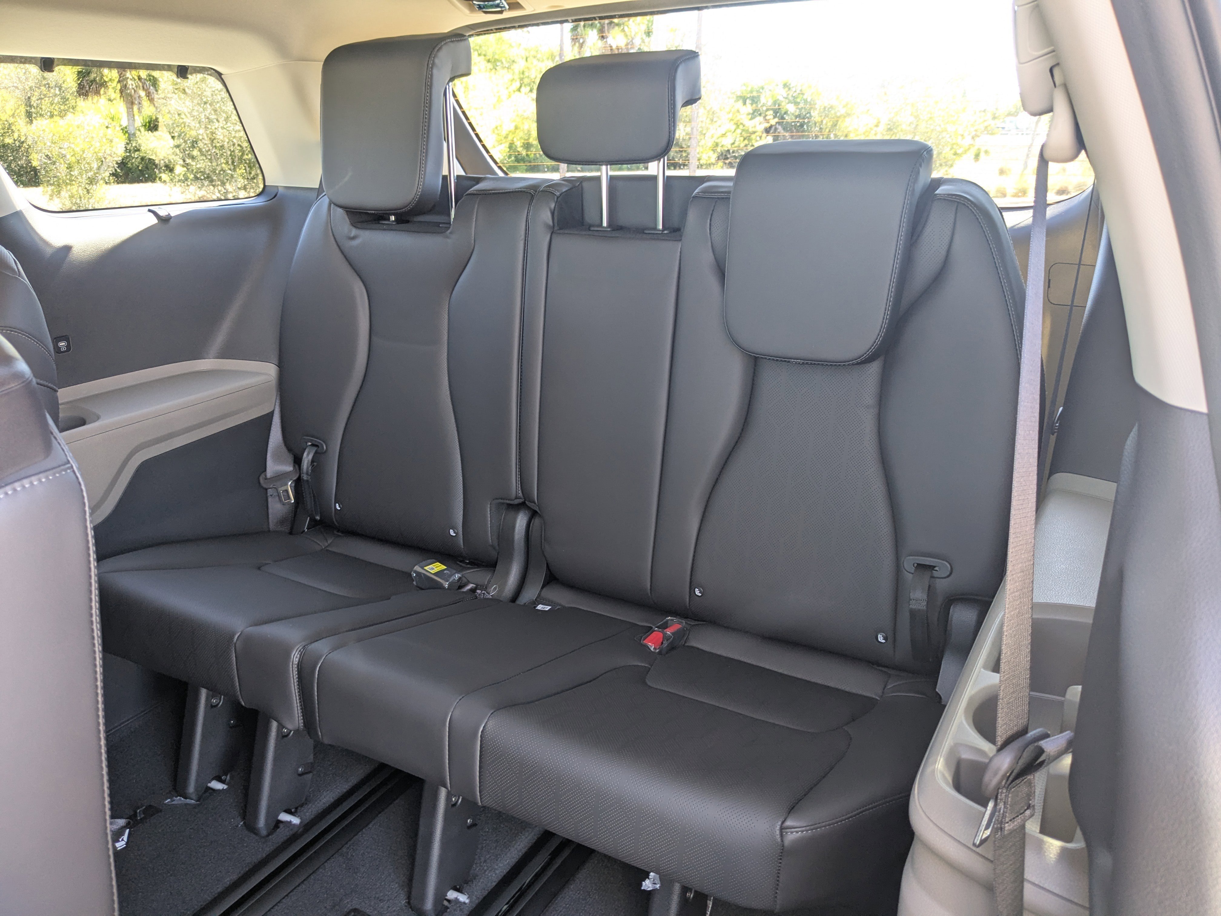 New 2026 Ivory Silver Kia EX image 16