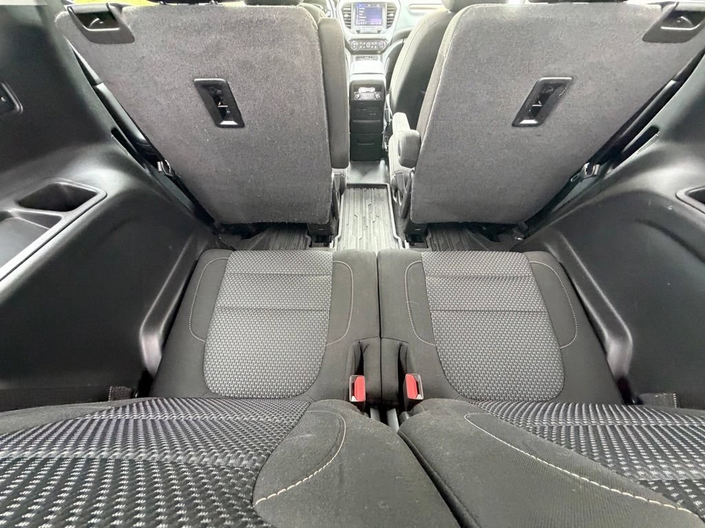 Used 2022 Summit White GMC SLE image 50
