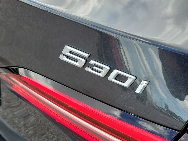 Used 2025 Gray BMW 530i image 5