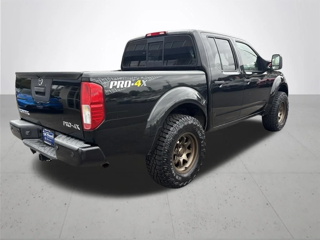 Used 2018 Black Nissan PRO-4X image 6