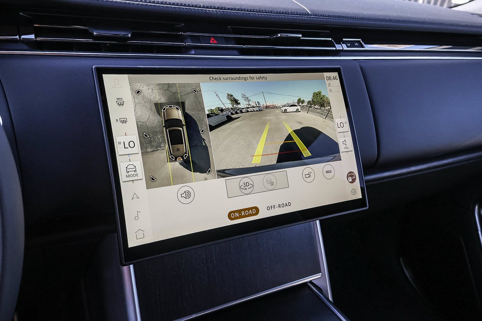 New 2026 Eiger Grey Land Rover SE image 29