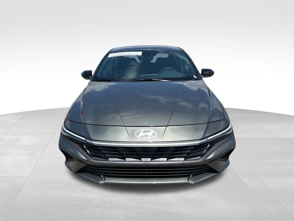 Used 2025 Gray Hyundai SEL Sport image 8