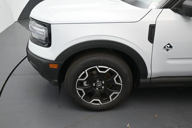 New 2026 Space White Metallic Ford Outer Banks® image 9