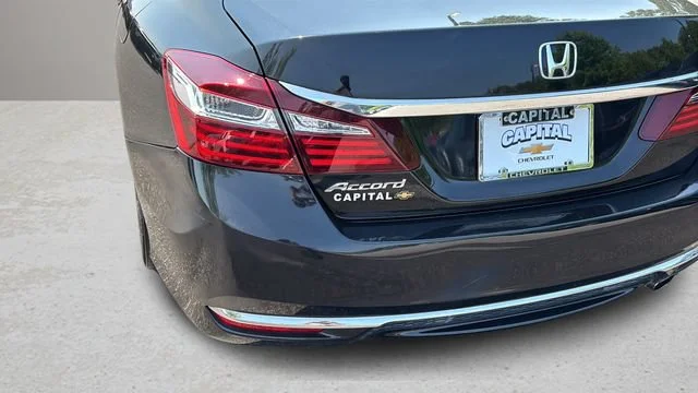 Used 2016 Black Honda LX image 35