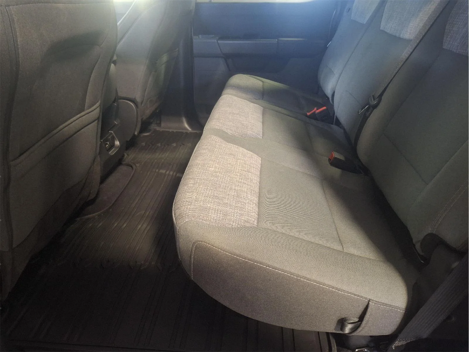 Used 2023 Iconic Silver Ford XLT image 8