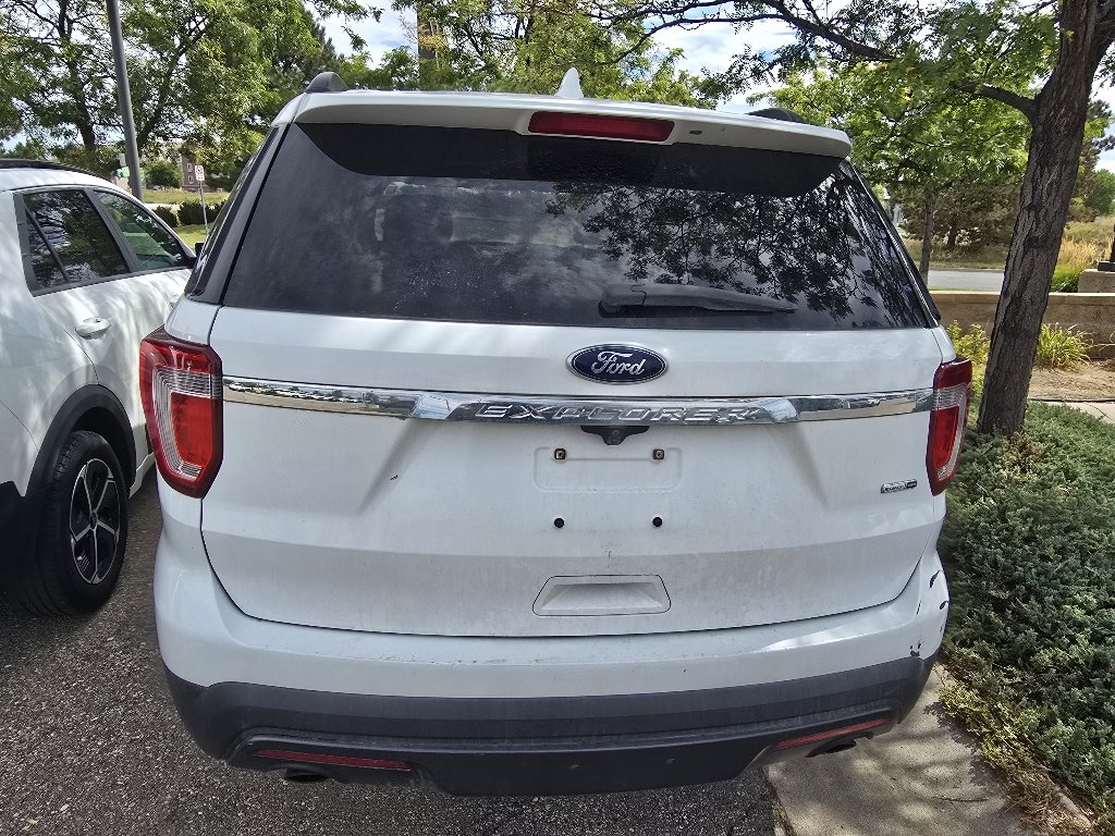 Used 2017 Oxford White Ford Base image 14