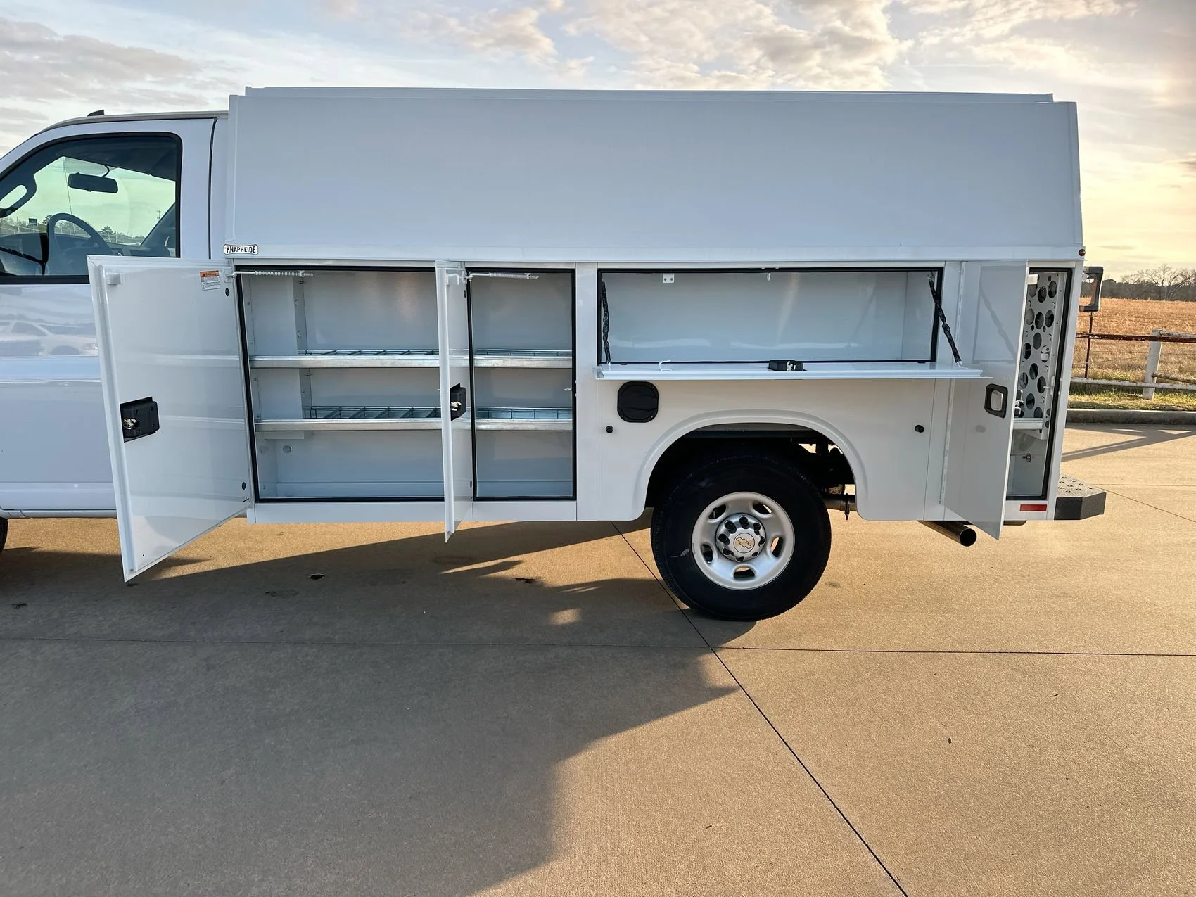 New 2025 Summit White Chevrolet Work Van image 20