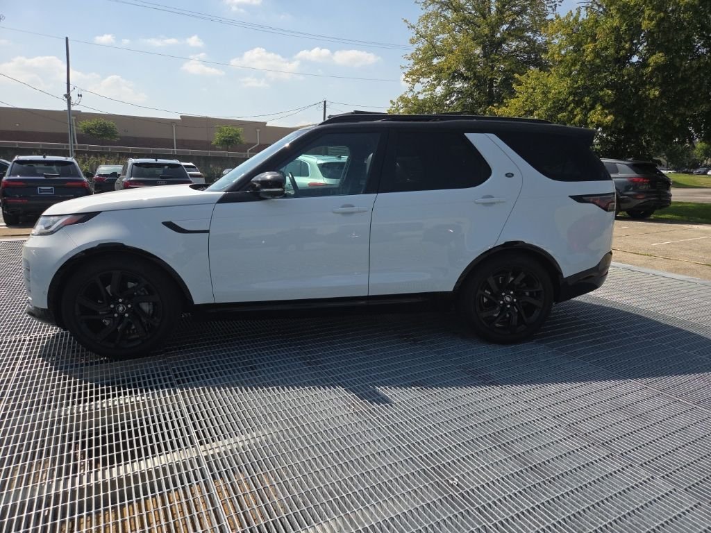 Used 2023 Fuji White Land Rover S R-Dynamic image 2