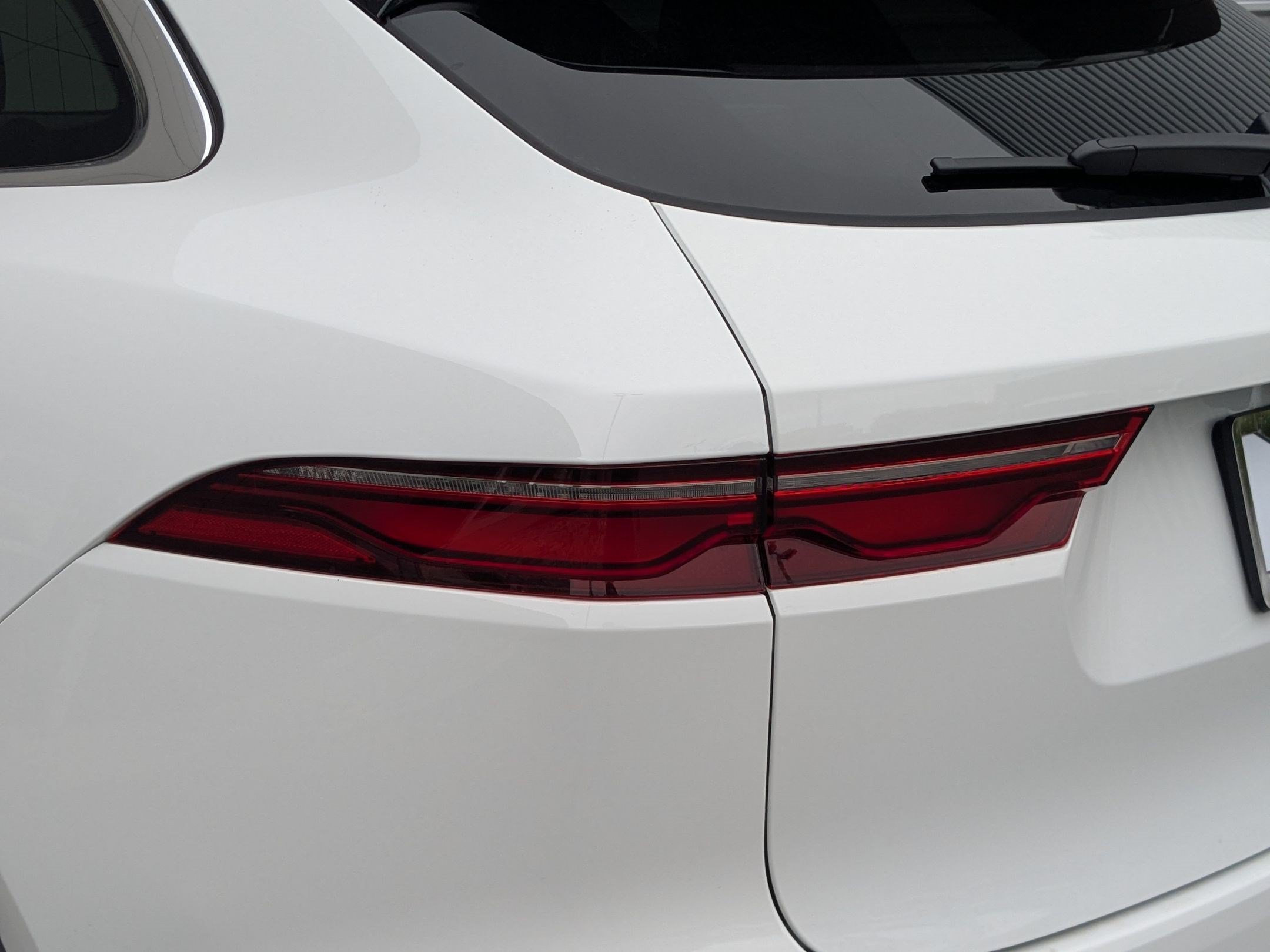 New 2026 Fuji White JAGUAR  P400 R-DYNAMIC S image 10